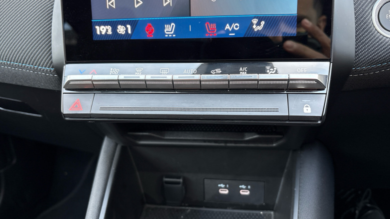 Renault Symbioz 1.6 E-Tech FHEV 145 Iconic Esprit Alpine 5dr Auto Hybrid Estate